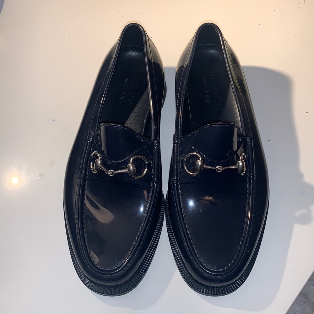 Sz 6 leather Gucci loafers